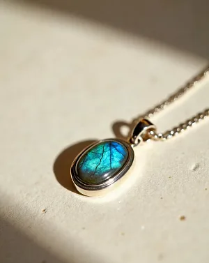 Labradorit Oval Kolye